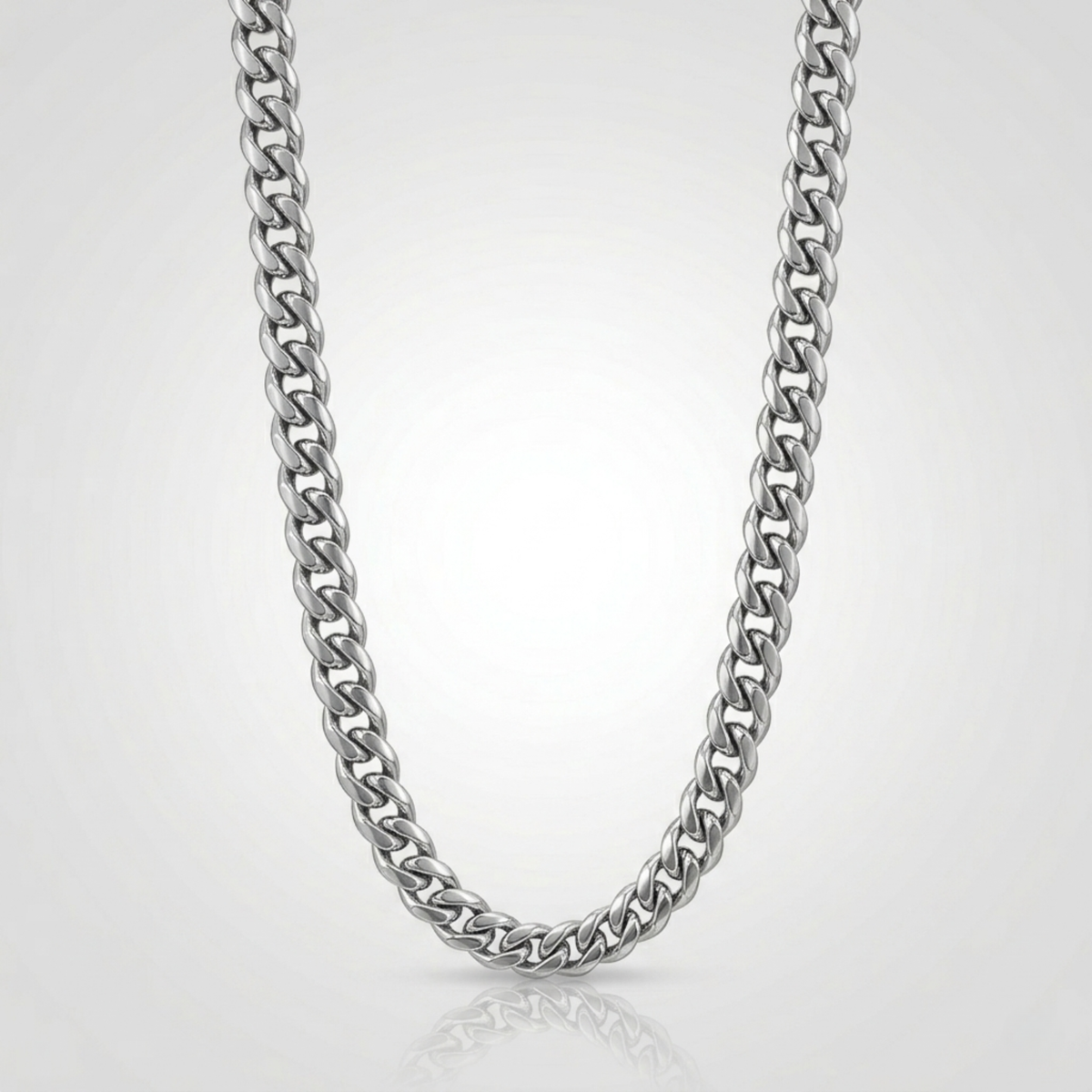 Vue complementaire, du collier en argent 925 (poincon 925), signe WB Paris (Westaff Bijouterie). Chaine aux maillons reguliers, port au cou ; on remarque la finition lisse sans asperite et la maille reguliere et brillante. Style chic, ideal femme — idee cadeau. Recherches : argent 925, argent sterling, idee cadeau, livraison rapide. Argent 925 hypoallergenique. Idee cadeau a offrir toute l'annee. Mot-cle : argent sterling. Entretien simple : essuyer avec un chiffon doux.