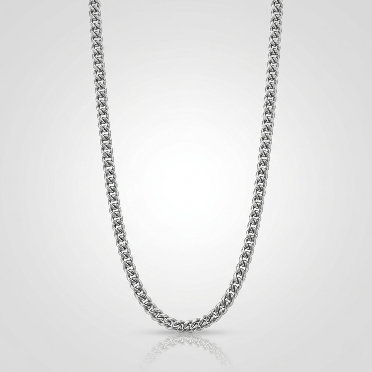Vue complementaire, du collier en argent sterling 925, signe WB Paris (Westaff Bijouterie). Chaine aux maillons reguliers, port au cou ; on remarque l'epaisseur nette de la maille et le fermoir securise. Style moderne, ideal homme et femme — cadeau anniversaire. Recherches : argent sterling, argent 925, cadeau anniversaire, bon rapport qualite-prix. Argent 925 hypoallergenique. Cadeau anniversaire a offrir toute l'annee. Mot-cle : argent massif. Entretien simple : essuyer avec un chiffon doux.