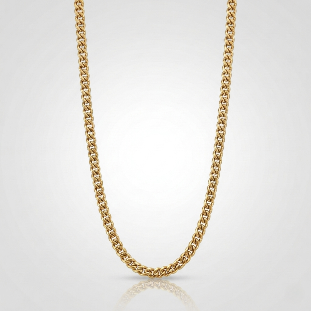 Vue alternative, du collier en placage or 18K sur acier inoxydable, signe WB Paris (Westaff Bijouterie). Chaine aux maillons reguliers, port au cou ; on remarque la brillance polie miroir et l'epaisseur nette de la maille. Style chic, ideal unisexe — cadeau fete des peres. Recherches : acier dore, bijou plaque or 18k, cadeau fete des peres, pas cher. Plaque or 18K sur acier, resistant a l'eau. Cadeau fete des peres a offrir toute l'annee.