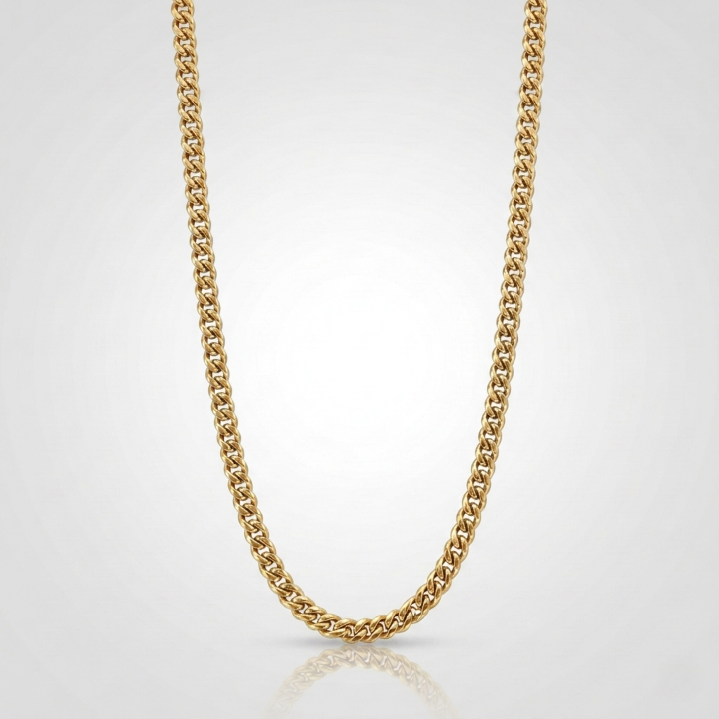 Vue alternative, du collier en placage or 18K sur acier inoxydable, signe WB Paris (Westaff Bijouterie). Chaine aux maillons reguliers, port au cou ; on remarque la brillance polie miroir et l'epaisseur nette de la maille. Style chic, ideal unisexe — cadeau fete des peres. Recherches : acier dore, bijou plaque or 18k, cadeau fete des peres, pas cher. Plaque or 18K sur acier, resistant a l'eau. Cadeau fete des peres a offrir toute l'annee.