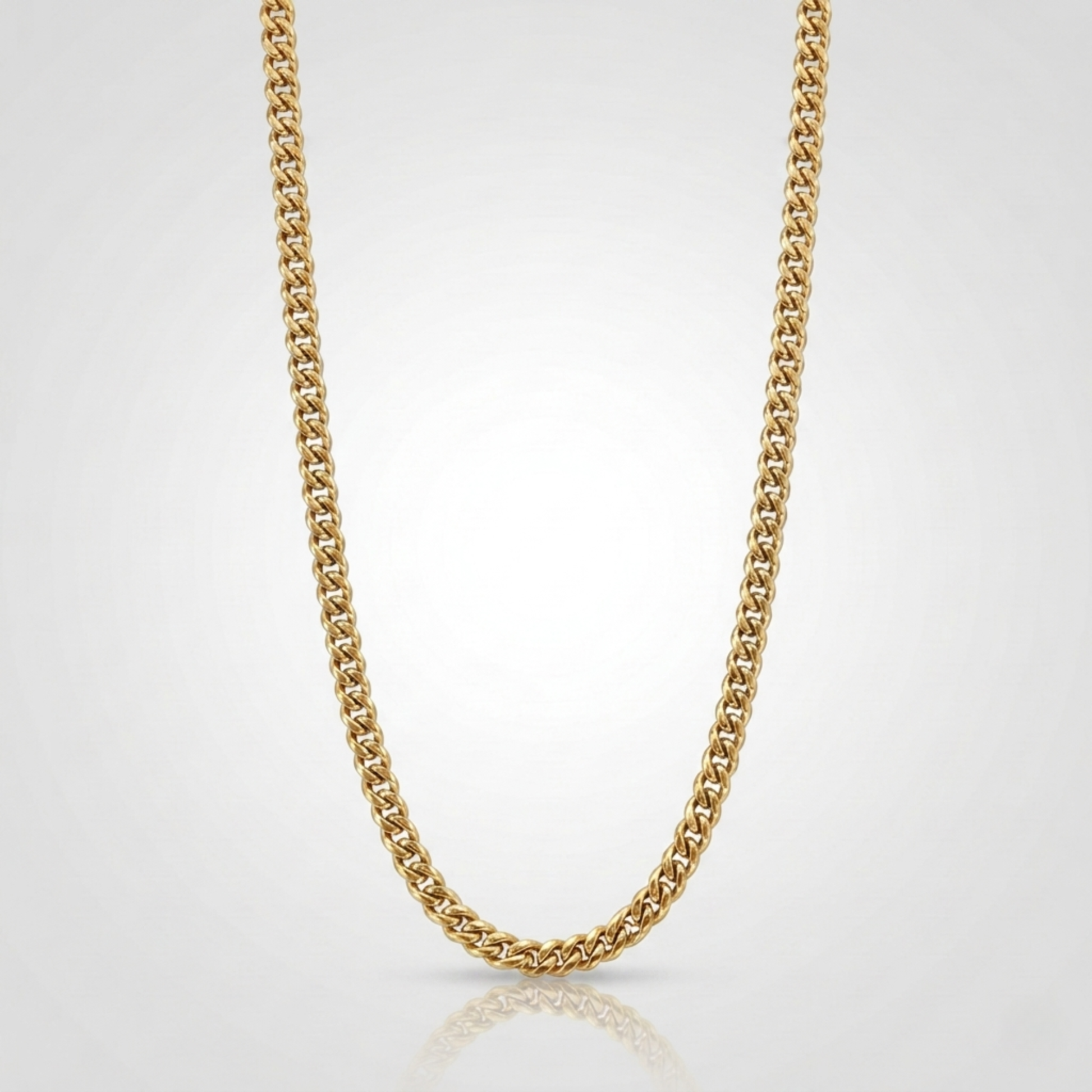 Vue alternative, du collier en placage or 18K sur acier inoxydable, signe WB Paris (Westaff Bijouterie). Chaine aux maillons reguliers, port au cou ; on remarque la brillance polie miroir et l'epaisseur nette de la maille. Style chic, ideal unisexe — cadeau fete des peres. Recherches : acier dore, bijou plaque or 18k, cadeau fete des peres, pas cher. Plaque or 18K sur acier, resistant a l'eau. Cadeau fete des peres a offrir toute l'annee.