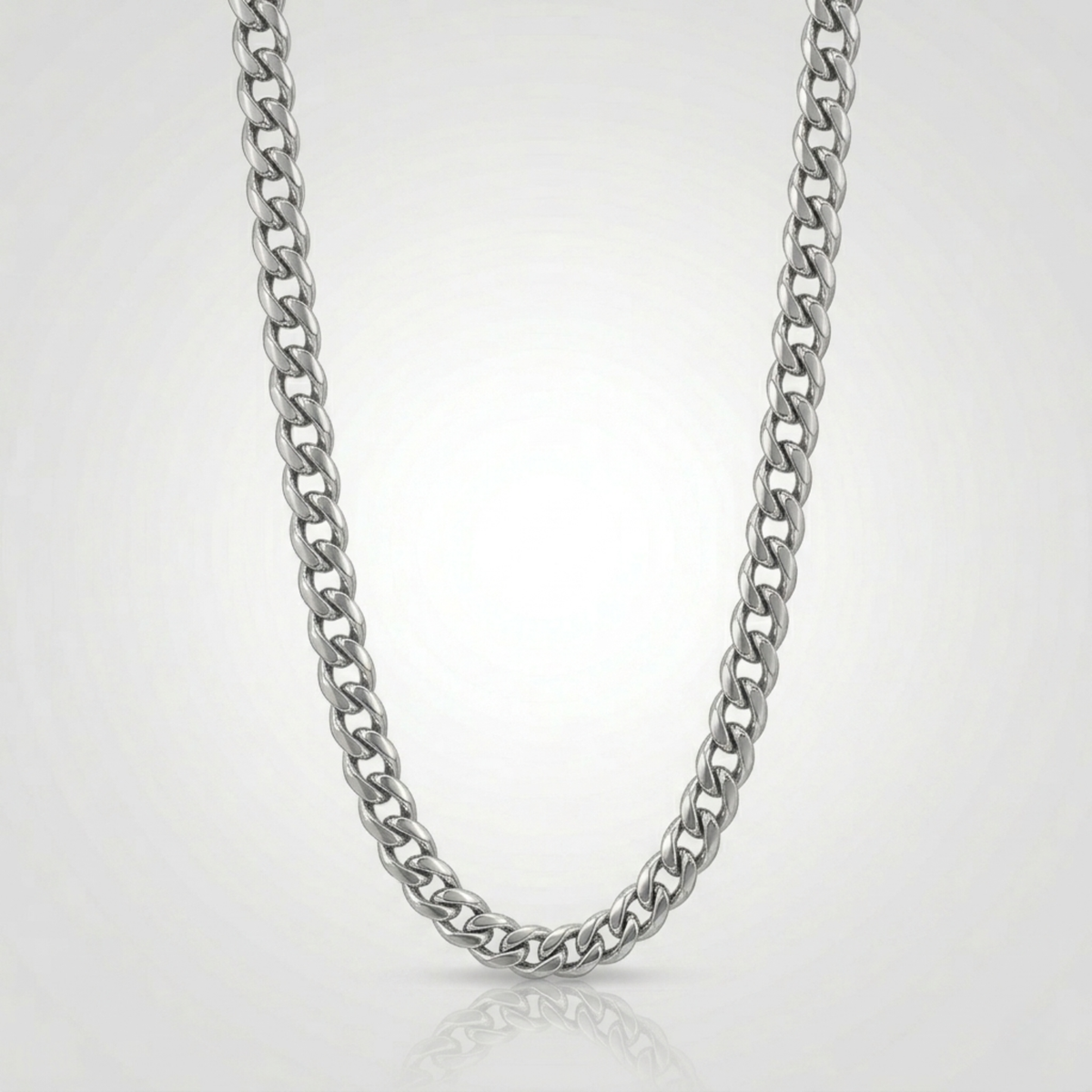 Vue alternative, du collier en acier inoxydable 316L, signe WB Paris (Westaff Bijouterie). Chaine aux maillons reguliers, port au cou ; on remarque la patine durable et le poids equilibre. Style streetwear, ideal femme — cadeau homme. Recherches : acier 316L, bijou acier, cadeau homme, pas cher. Acier inoxydable 316L hypoallergenique, resistant a l'eau. Cadeau homme a offrir toute l'annee. Mot-cle : acier inoxydable. Entretien simple : essuyer avec un chiffon doux.