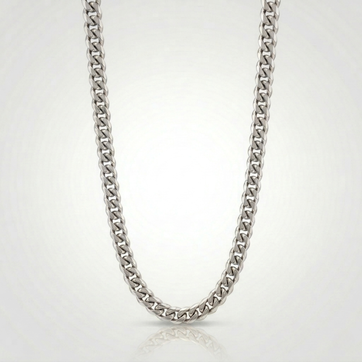 Vue complementaire, du collier en argent veritable 925, signe WB Paris (Westaff Bijouterie). Chaine aux maillons reguliers, port au cou ; on remarque la brillance polie miroir et la maille reguliere et brillante. Style minimaliste, ideal unisexe — cadeau de Noel. Recherches : bijou argent, argent massif, cadeau de Noel, made in France. Argent 925 hypoallergenique. Cadeau de noel a offrir toute l'annee. Mot-cle : argent 925. Entretien simple : essuyer avec un chiffon doux.