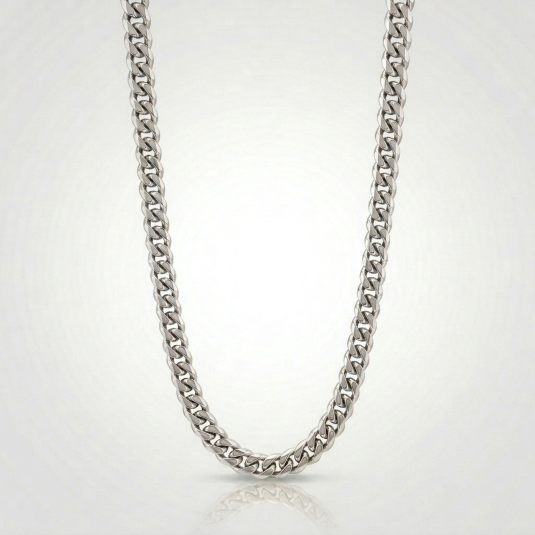 Vue complementaire, du collier en argent veritable 925, signe WB Paris (Westaff Bijouterie). Chaine aux maillons reguliers, port au cou ; on remarque la brillance polie miroir et la maille reguliere et brillante. Style minimaliste, ideal unisexe — cadeau de Noel. Recherches : bijou argent, argent massif, cadeau de Noel, made in France. Argent 925 hypoallergenique. Cadeau de noel a offrir toute l'annee. Mot-cle : argent 925. Entretien simple : essuyer avec un chiffon doux.