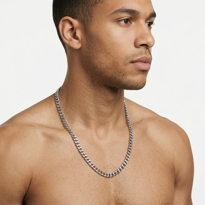 Vue alternative, du collier en argent massif 925, signe WB Paris (Westaff Bijouterie). Chaine aux maillons reguliers, port au cou ; on remarque le fermoir securise et la longueur ajustable. Style intemporel, ideal mixte — cadeau homme. Recherches : argent massif, bijou argent, cadeau homme, fabrication soignee. Argent 925 hypoallergenique. Cadeau homme a offrir toute l'annee. Mot-cle : argent massif. Entretien simple : essuyer avec un chiffon doux.