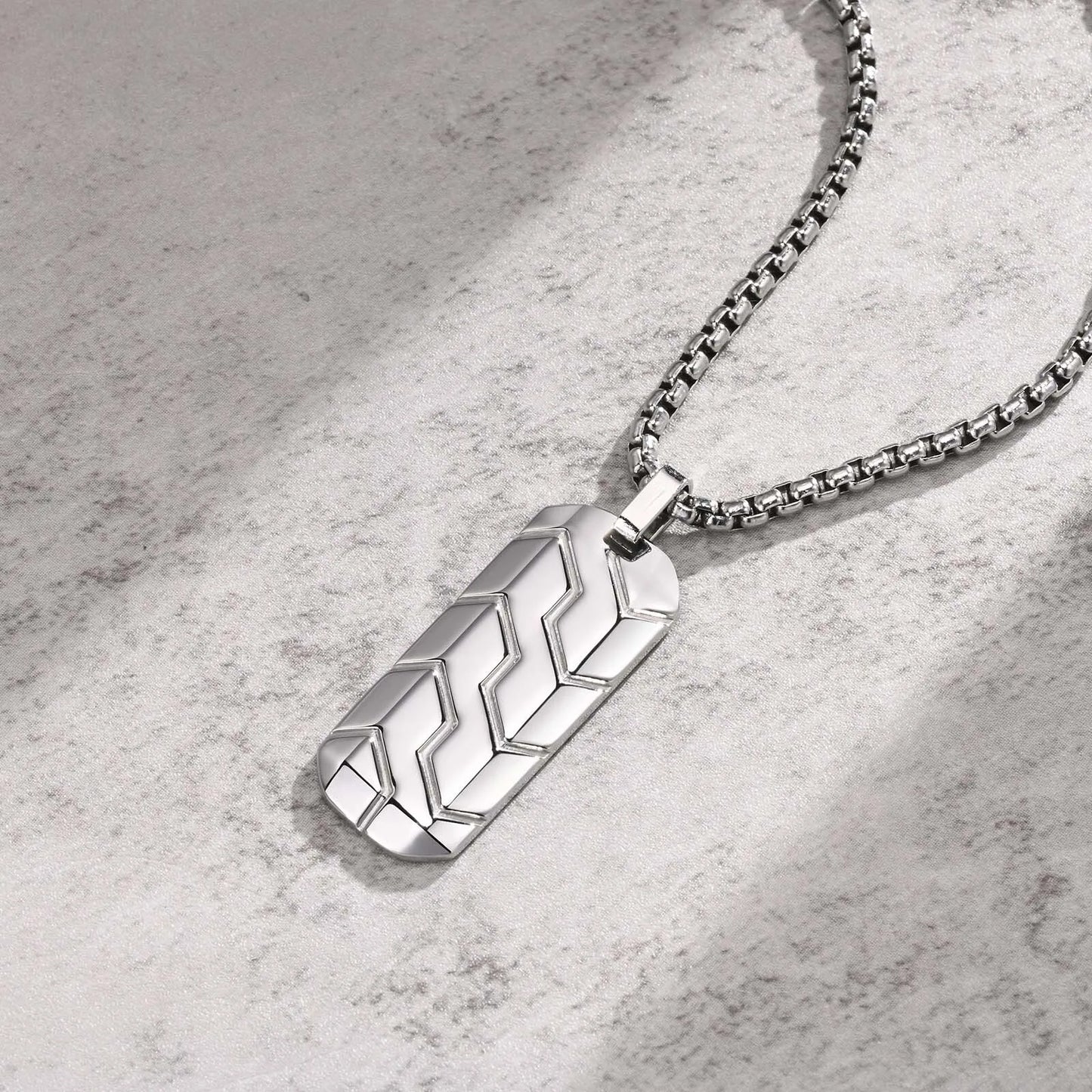 Collier Pendentif Chevrons Homme – Argent