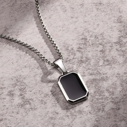 Collier Pendentif Écusson Noir Homme – Argent