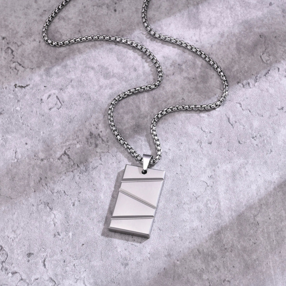 Collier Pendentif Diagonales Homme – Acier