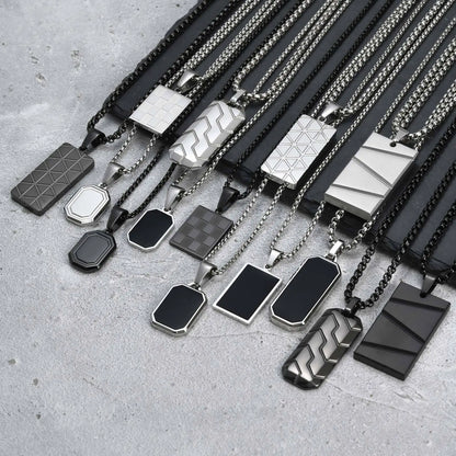 Collier Pendentif Écusson Noir Homme – Argent
