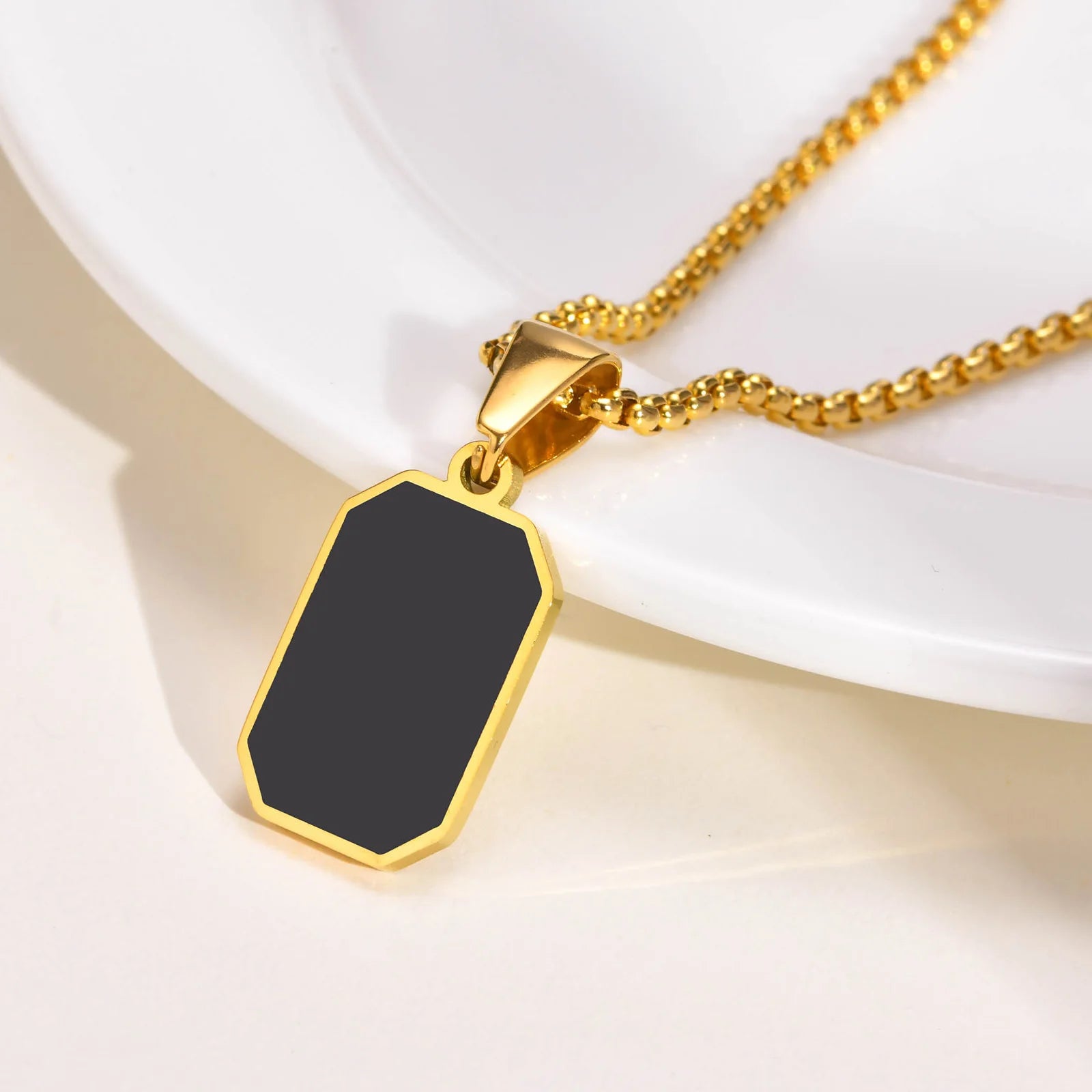 Collier Pendentif Octogone Noir Homme – Or