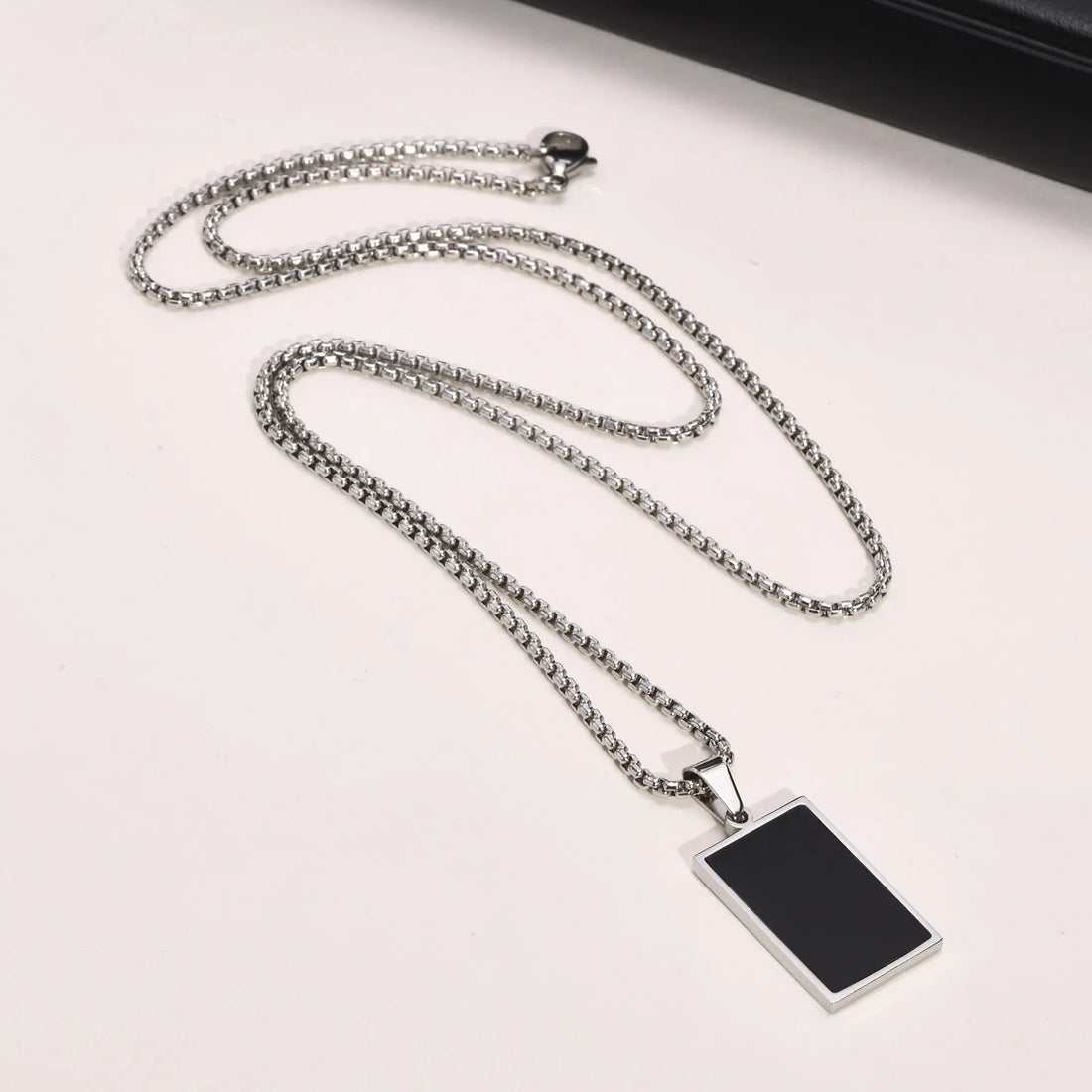 Collier Pendentif Plaque Noire Homme – Argent