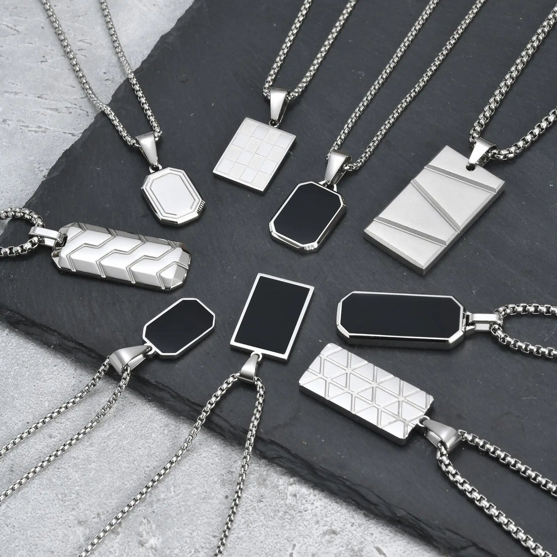 Collier Pendentif Géométrique Ajouré Homme – Acier