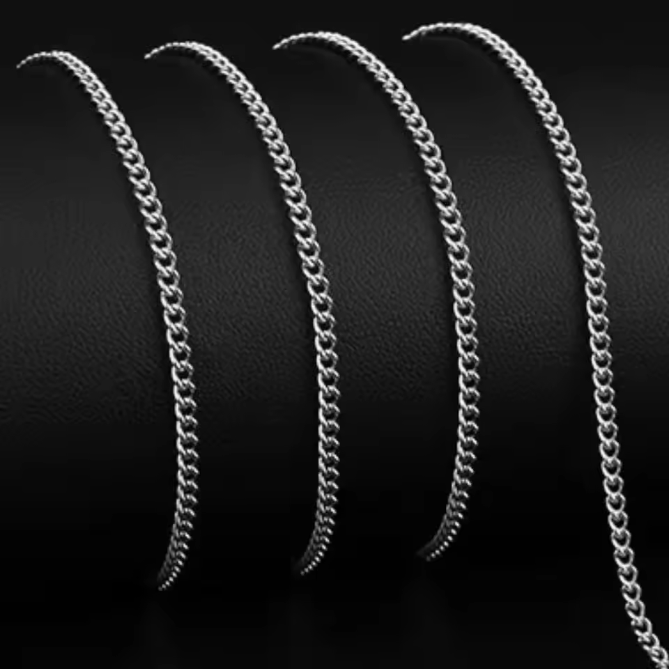 Photo principale sur fond neutre, vue de face nette du collier CUBA en Argent 3mm en argent massif 925 (poincon 925), signe WB Paris (Westaff Bijouterie). Maille cubaine epaisse aux mailles serrees et brillantes, finition polie miroir, port au cou. Modele personnalisable : gravure prenom, date ou initiales possible. Bijou unisexe homme et femme, ideal en cadeau. Recherches : collier argent 925, chaine argent homme, collier argent femme, achat bijou argent pas cher. Argent 925 hypoallergenique