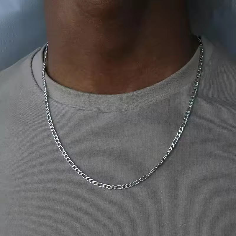 Vue alternative, du collier Chaine FIGARO en Argent 3mm en argent veritable 925, signe WB Paris (Westaff Bijouterie). Chaine aux maillons reguliers, port au cou ; on remarque le fermoir securise et la maille reguliere et brillante. Style chic, ideal femme — cadeau anniversaire. Recherches : argent 925, bijou argent, cadeau anniversaire, fabrication soignee. Argent 925 hypoallergenique. Mot-cle : argent massif.