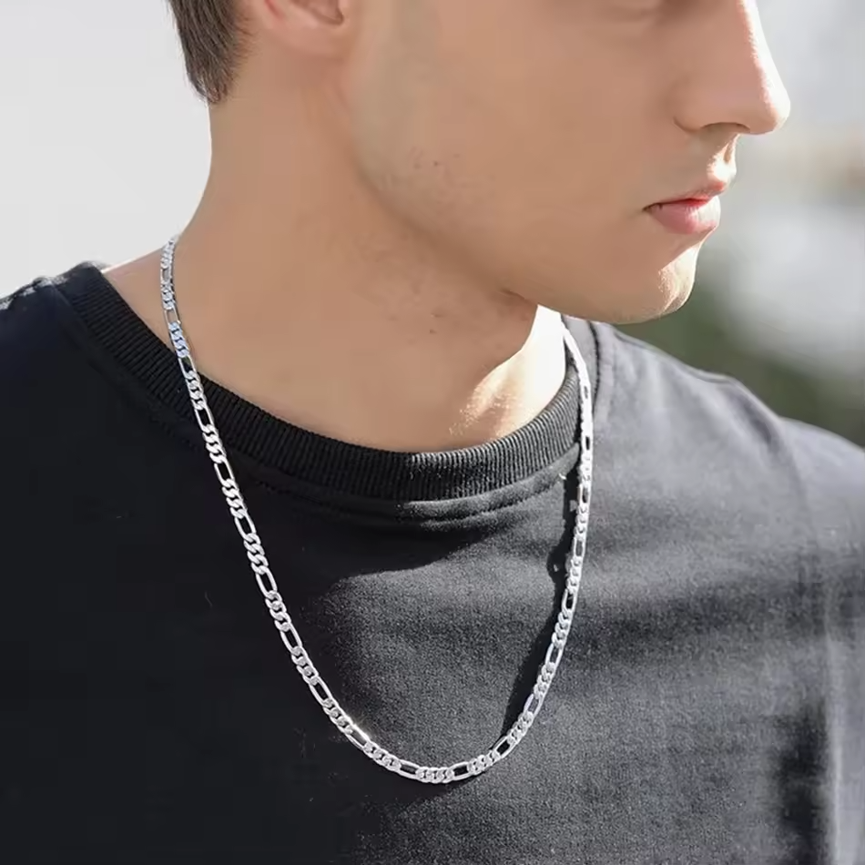 Photo principale sur fond neutre, vue de face nette du collier Chaîne FIGARO en Argent 3mm en argent massif 925 (poincon 925), signe WB Paris (Westaff Bijouterie). Chaine figaro aux maillons alternes brillants, finition polie, port au cou. Bijou unisexe homme et femme, ideal en cadeau. Recherches : collier argent 925, chaine argent homme, collier argent femme, achat bijou argent pas cher. Argent 925 hypoallergenique, agreable a porter au cou. Livraison rapide et garantie a vie WB Paris.