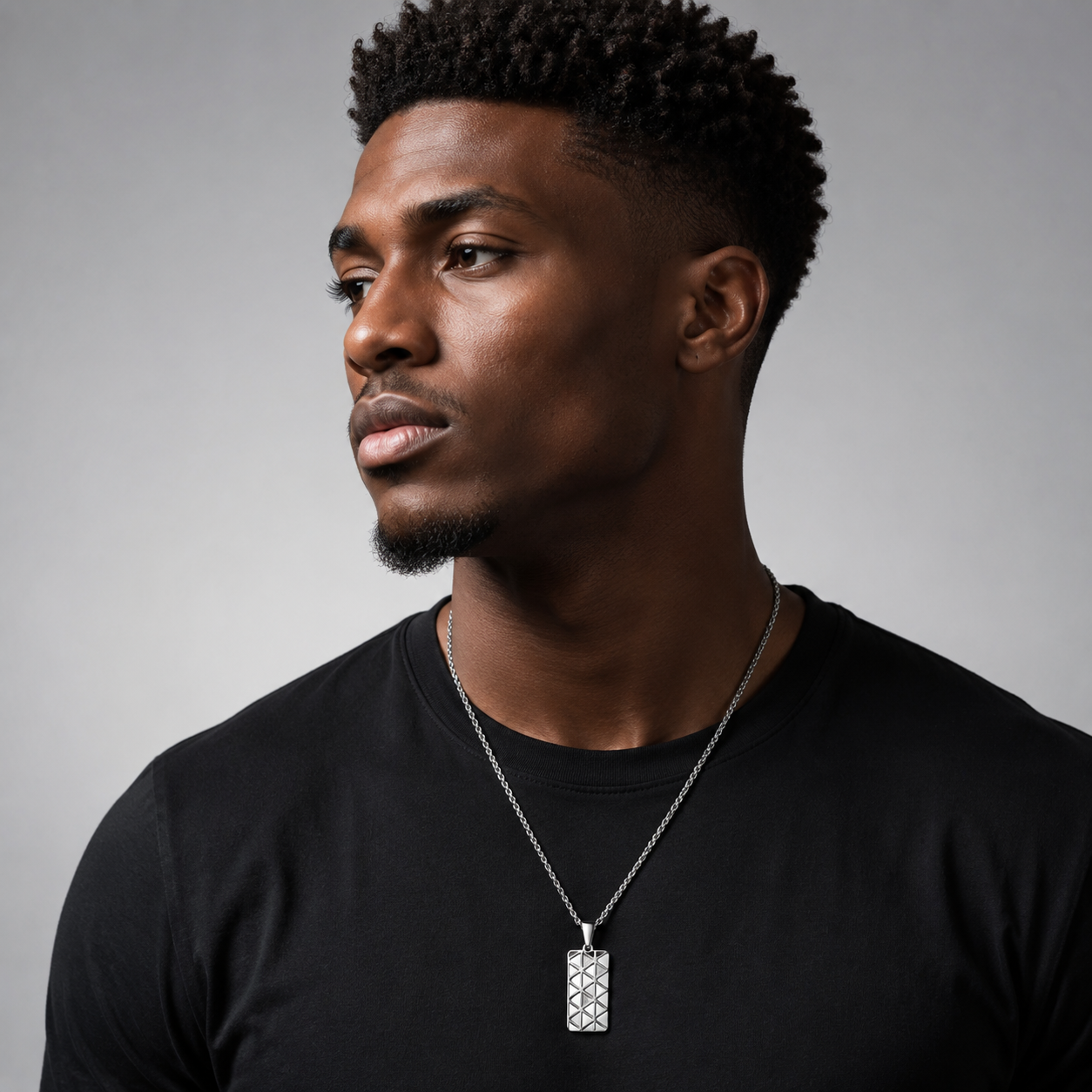 Collier Pendentif Géométrique Ajouré Homme – Acier